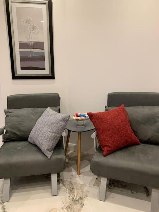 Apartment C, A One Bedroom Flat In South London Carshalton Bagian luar foto