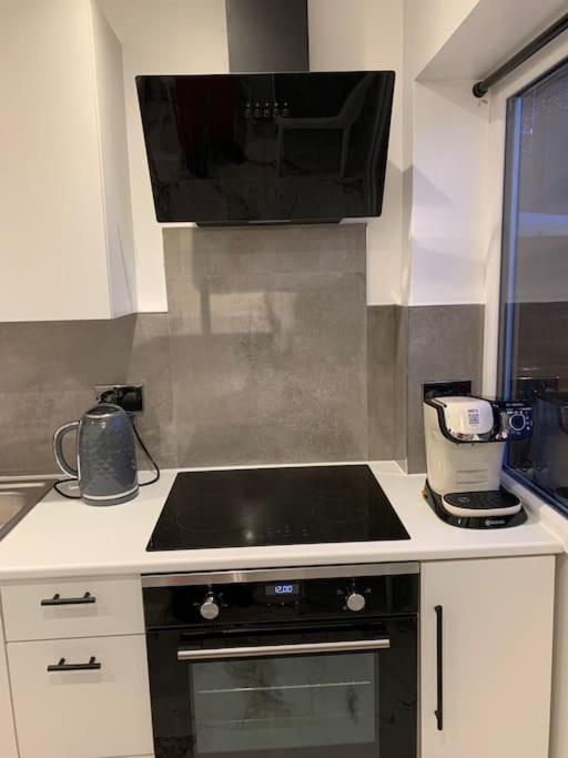 Apartment C, A One Bedroom Flat In South London Carshalton Bagian luar foto